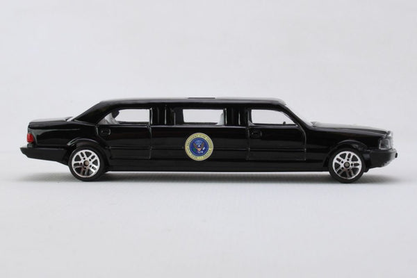 RT5739 Presidential Limo