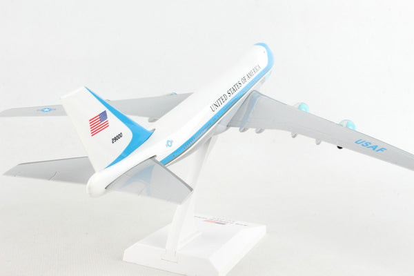 SKR041 Skymarks Air Force One VC-25/747-200 in 1/250 Display Model.