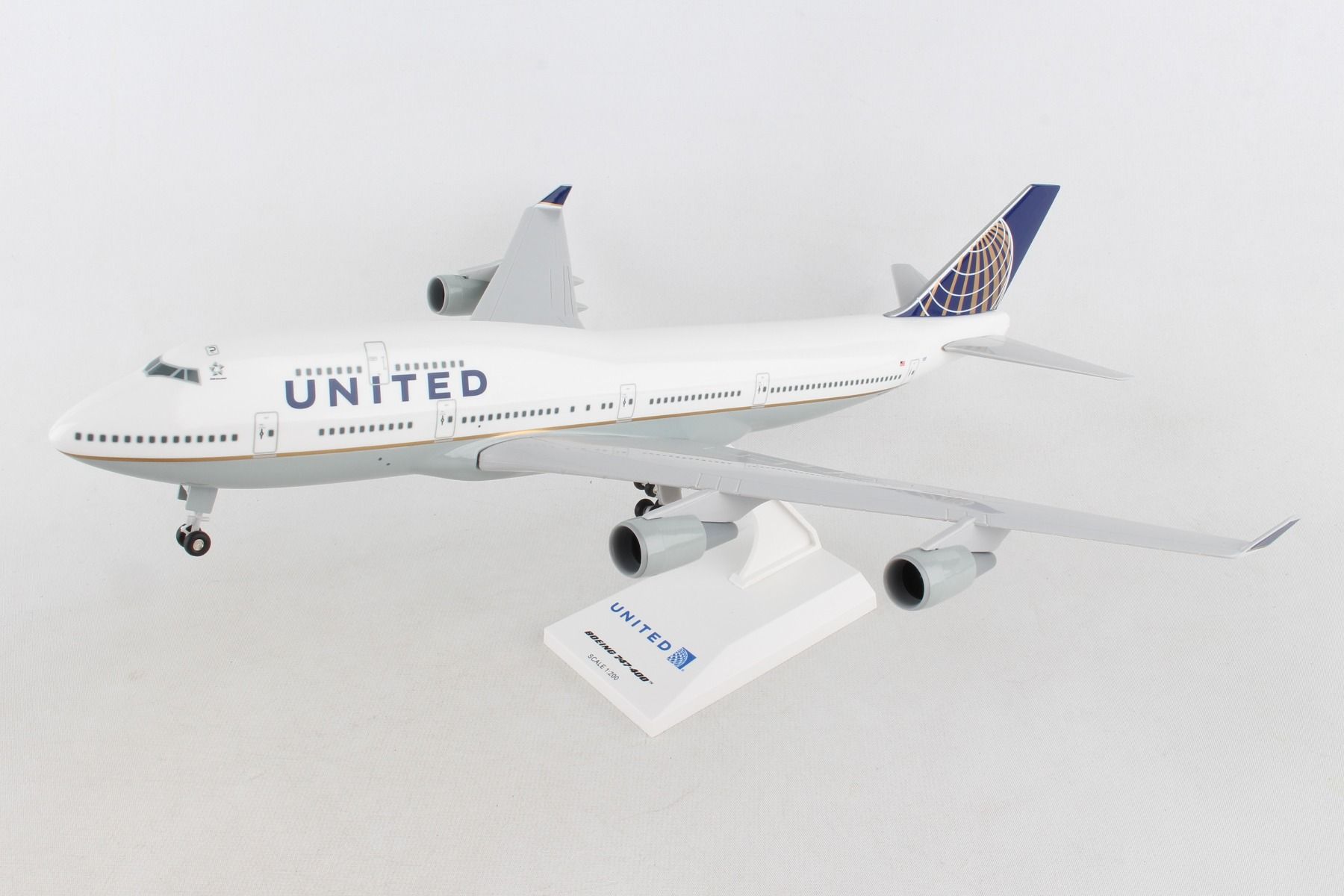 747 airplane model