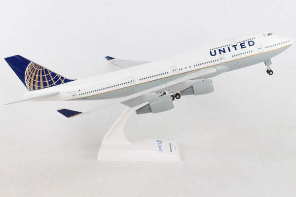 Skymarks SKR 614 United Boeing 747-400 1/200 Scale w/GEAR Display Model.