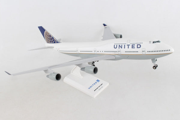 Skymarks SKR 614 United Boeing 747-400 1/200 Scale w/GEAR Display Model.