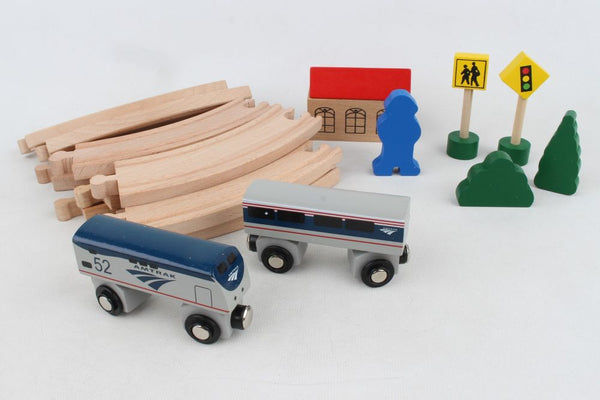 TY045 AMTRAK Wooden Train Set. 20 Piece Set.